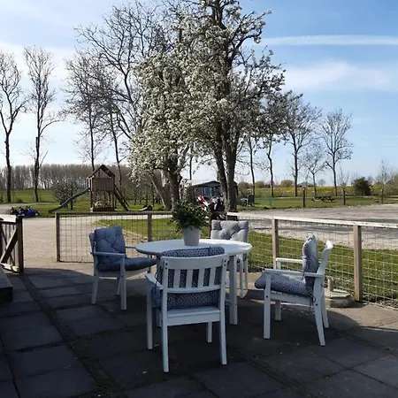 Chalet Bernisse Zuidland