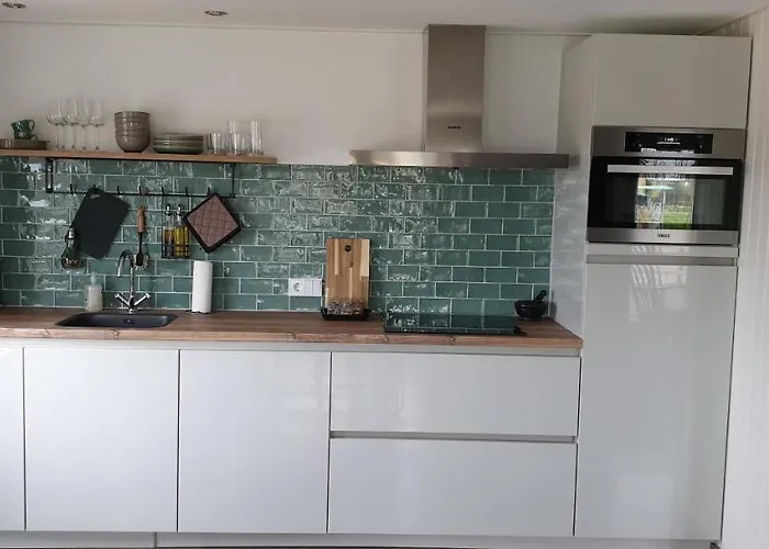 Bernisse Chalet Zuidland